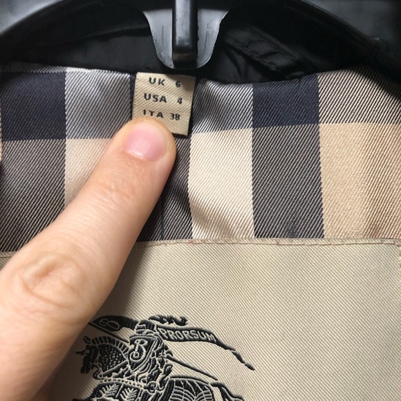 Burberry London coat - Picture 4 of 8